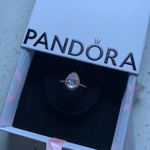 Pandora (NEVER WORN W/ BOX) ROSE HOLD Sparkling Teardrop Halo Ring Size 7